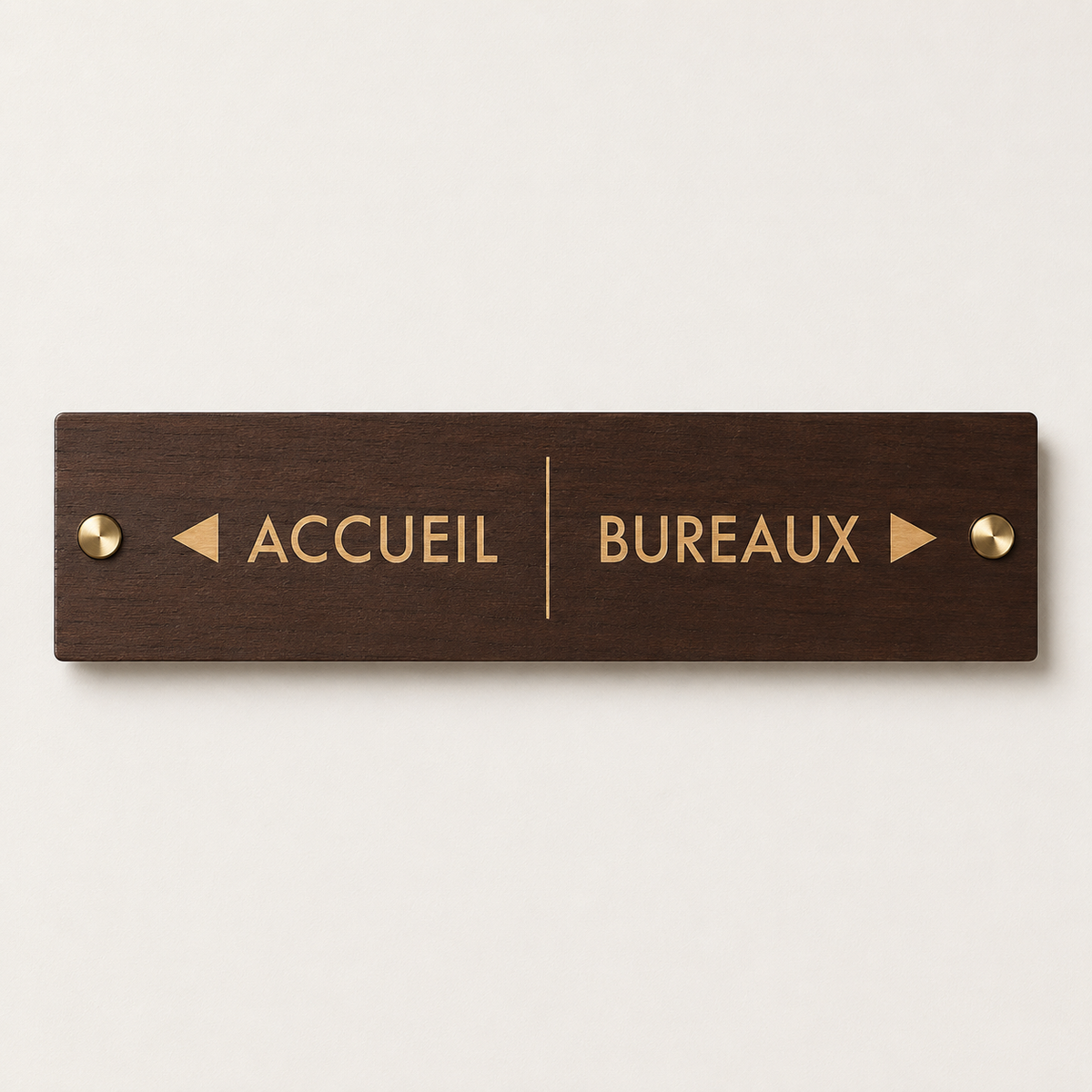 Marquage laser fibre — signalétique bois gravée
