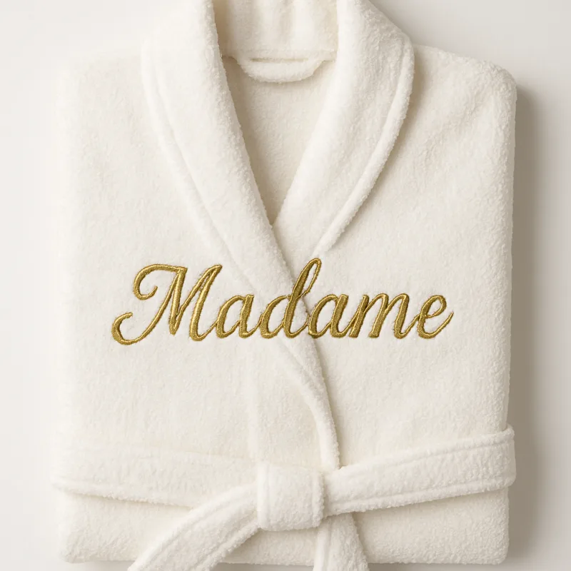 Peignoir mariée brodé Madame cursif